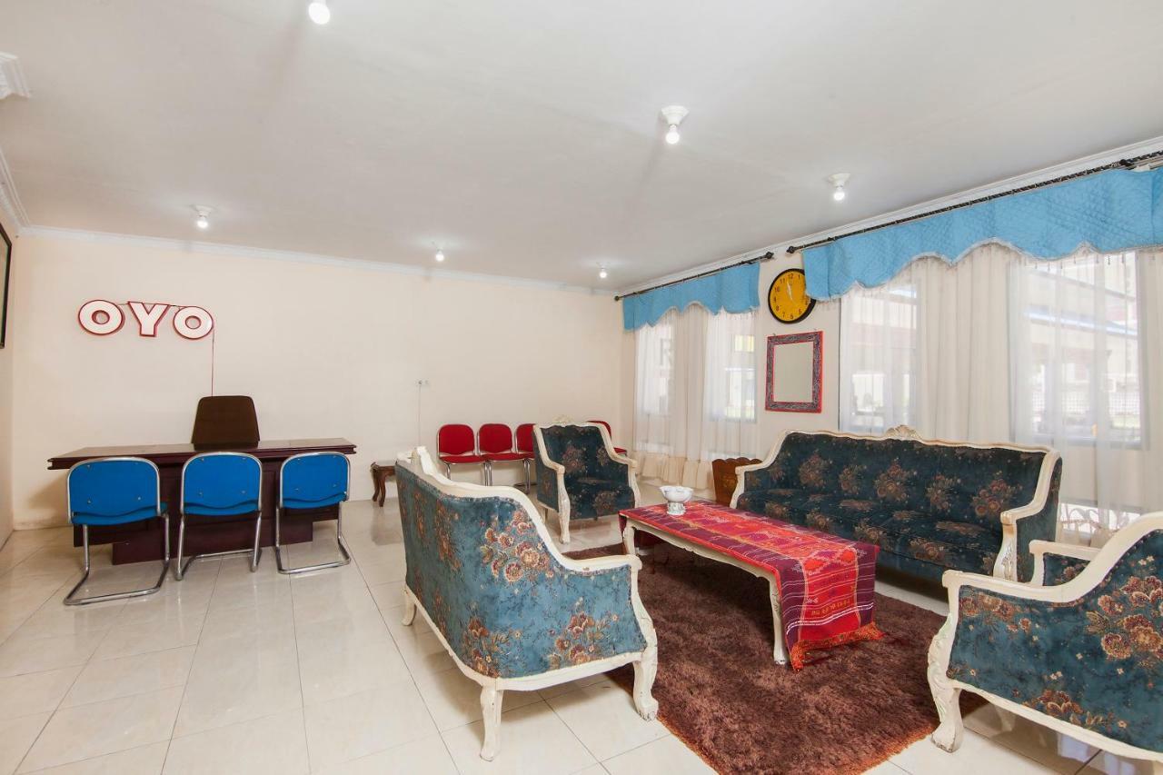 Oyo 719 Penginapan Panatapan Almonsari Resort Siborongborong Esterno foto