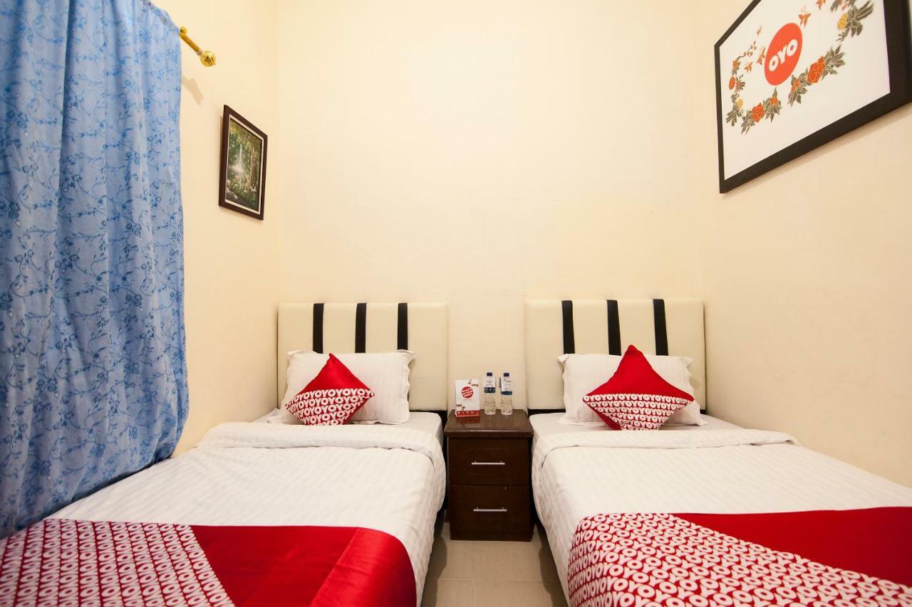 Oyo 719 Penginapan Panatapan Almonsari Resort Siborongborong Esterno foto
